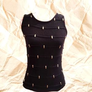 VINTAGE GANTOS BLACK SLEEVELESS SWEATER W/ METAL SIZE SMALL